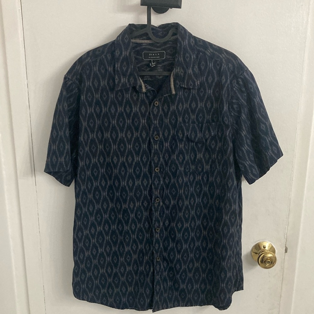 Forever 21 Men's Navy Patterned Button Down Shirt